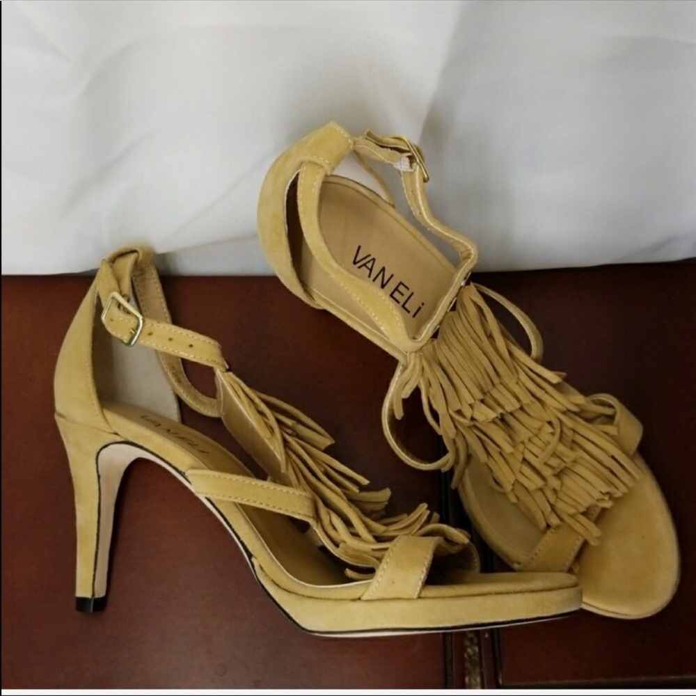 VANELI Heels - Picture 4 of 6